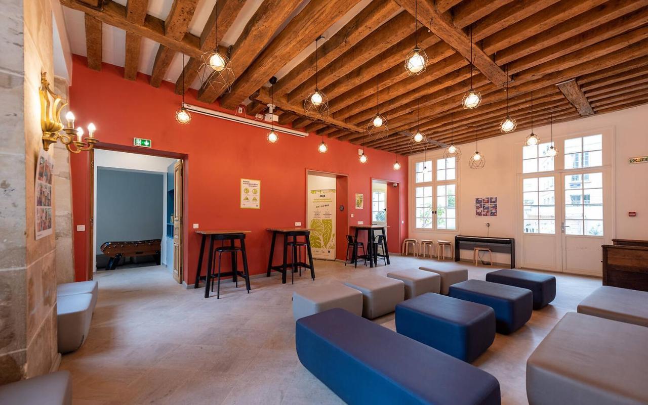 Mije Marais Hostel Παρίσι Εξωτερικό φωτογραφία The common room at the University of Roehampton